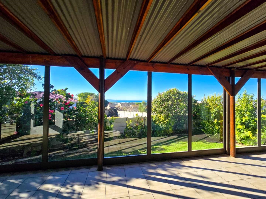 4 Bedroom Property for Sale in Stilbaai Wes Western Cape